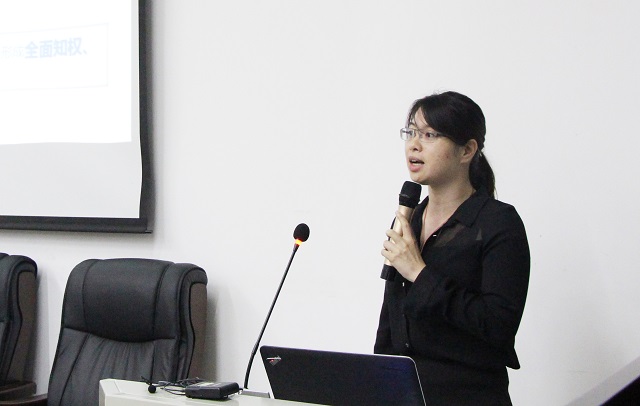 湖南省证券业协会副秘书长王兰兰讲授投资者保护相关知识.jpg