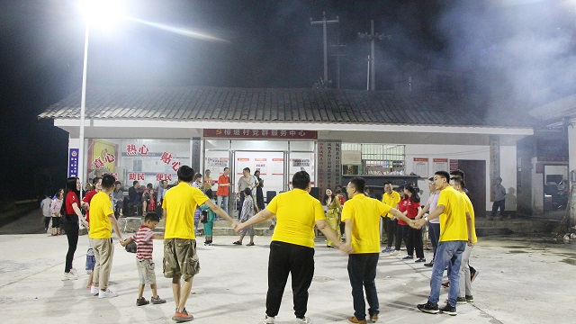 4. 走进樟坡村活动现场2.jpg